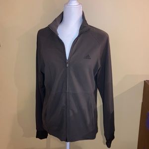 Two piece Adidas sweatsuit outfit